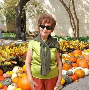 Meet your Posher, Dioscelina